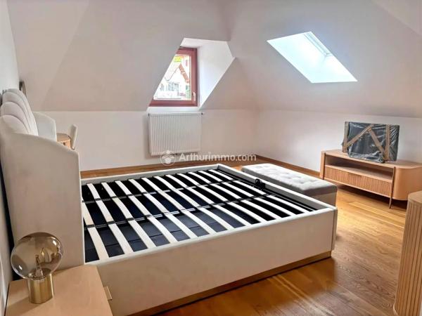 Vente                                                      Appartement
                        
                     4 pièces                      120 m2                     à Évian-les-Bains