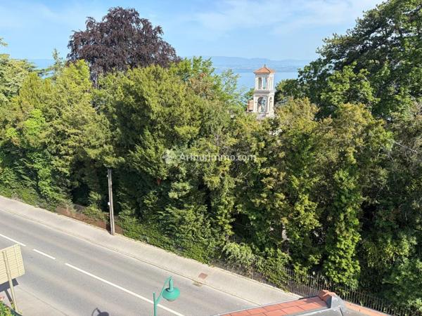 Vente                                                      Appartement
                        
                     4 pièces                      120 m2                     à Évian-les-Bains