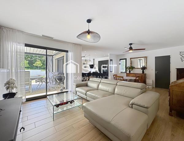 Villa d'architecte contemporaine avec piscine
