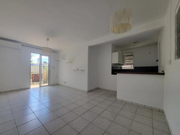 À louer – Maison T3 mitoyenne à Cayenne (Cité Thémire)