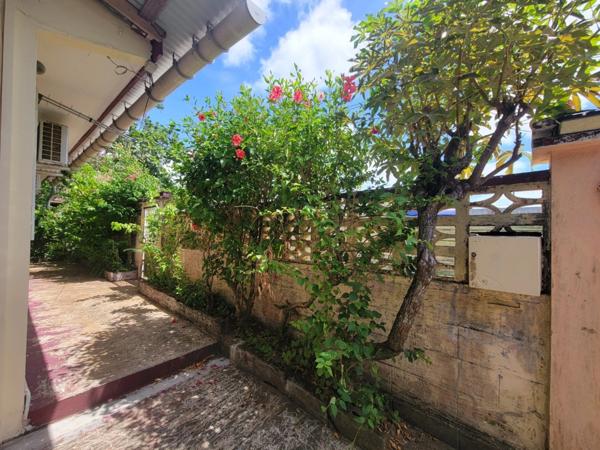 À louer – Maison T3 mitoyenne à Cayenne (Cité Thémire)