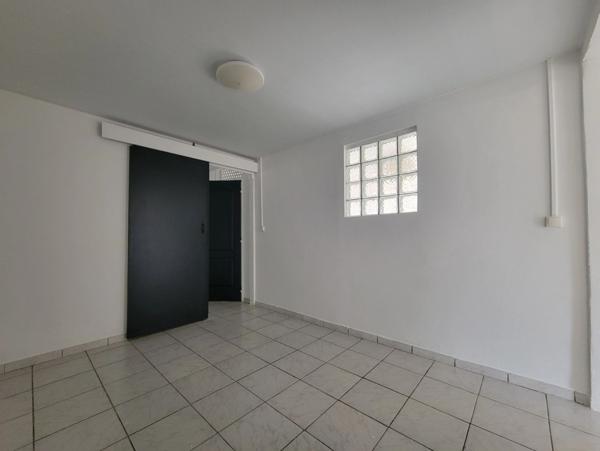 À louer – Maison T3 mitoyenne à Cayenne (Cité Thémire)