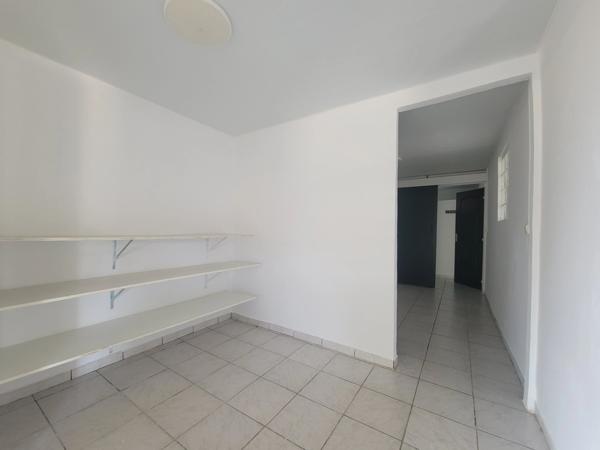 À louer – Maison T3 mitoyenne à Cayenne (Cité Thémire)