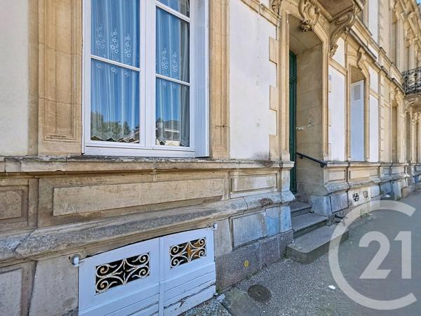 Maison à vendre  9 pièces - 168,46 m 2   LUCON  - 85