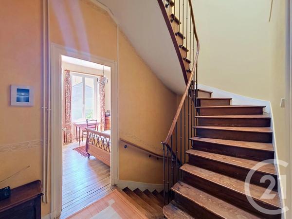 Maison à vendre  9 pièces - 168,46 m 2   LUCON  - 85