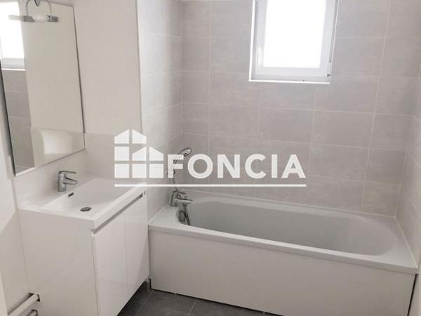 Location Appartement 3 pièces 68.25 m² - RUE DE L'EUROPE Lille 59000