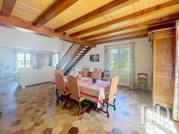 maison contemporaine familiale 263 m², 5 chambres sur terrain de plus de 2000m²