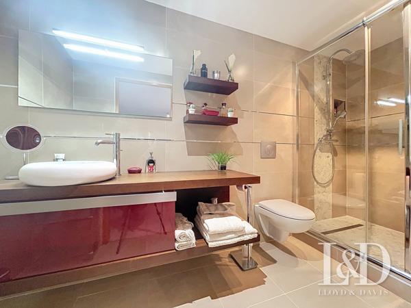 maison contemporaine familiale 263 m², 5 chambres sur terrain de plus de 2000m²