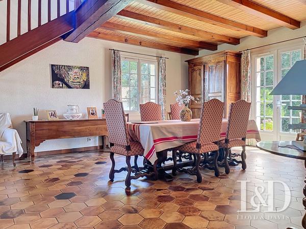 maison contemporaine familiale 263 m², 5 chambres sur terrain de plus de 2000m²