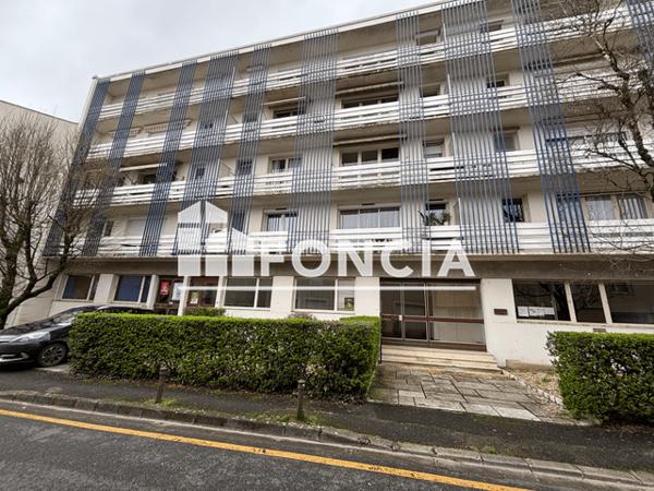 Location Appartement meublé 2 pièces 45 m² - RESIDENCE DE LA BOULE D'OR - 25 TER RUE DE LA BOULE D'OR Niort 79000
