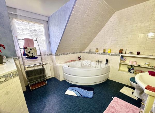 Maison familiale avec 4 chambres, terrain de 9 000 m², dépendances et vie de plain-pied possible - Belle Vie en Auge (14270)