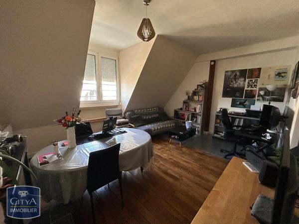 Appartement à louer 2 pièces 52.32m² Saint-Quentin (02100)