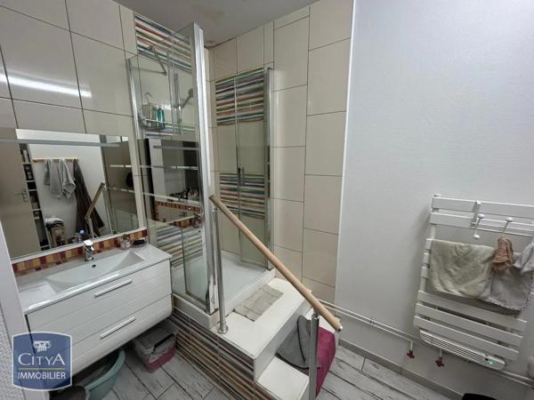 Appartement à louer 2 pièces 52.32m² Saint-Quentin (02100)
