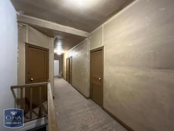 Appartement à louer 2 pièces 52.32m² Saint-Quentin (02100)