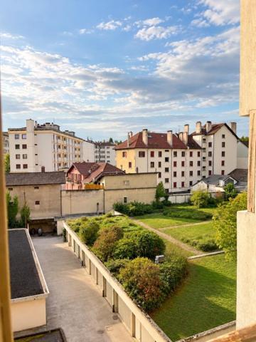 Location / Appartement T3 à Annecy (74000)