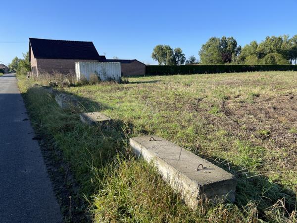 Terrain commercial de 2500 m² situé en ZI