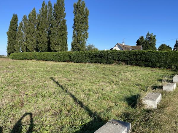 Terrain commercial de 2500 m² situé en ZI