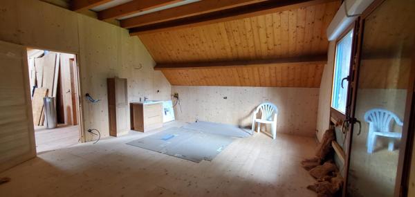 Maison à ossature bois en cours d'achèvement