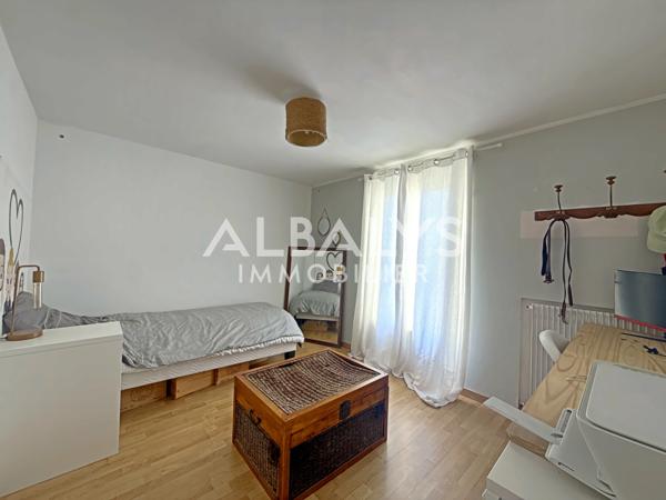 Maison 6 pièce(s) 4 chambre(s) 160 m²