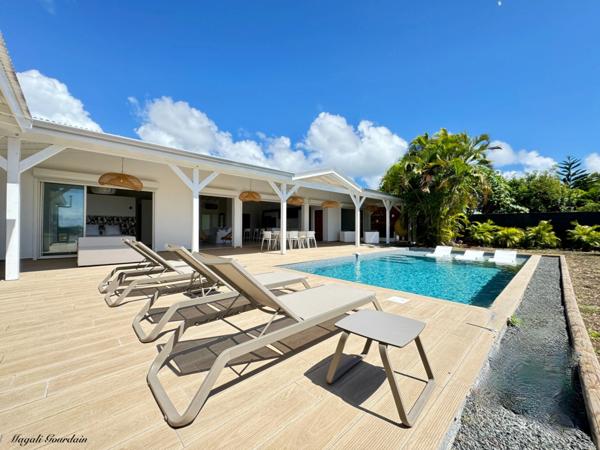 EN EXCLUSIVITE - A VENDRE - VILLA DE PRESTIGE MEUBLEE AVEC VUE MER - SAINT FRANCOIS