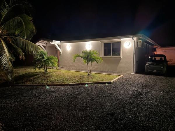 EN EXCLUSIVITE - A VENDRE - VILLA DE PRESTIGE MEUBLEE AVEC VUE MER - SAINT FRANCOIS