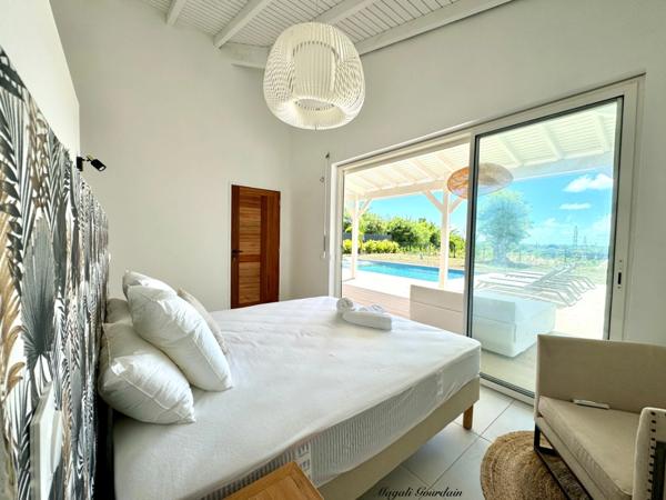 EN EXCLUSIVITE - A VENDRE - VILLA DE PRESTIGE MEUBLEE AVEC VUE MER - SAINT FRANCOIS