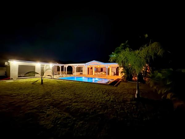 EN EXCLUSIVITE - A VENDRE - VILLA DE PRESTIGE MEUBLEE AVEC VUE MER - SAINT FRANCOIS