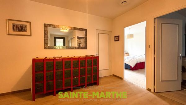 Bessines. Grand pavillon 3 ch Bessines (79000)