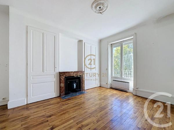 Appartement F2 à vendre  2 pièces - 45 m 2   VILLEURBANNE  - 69