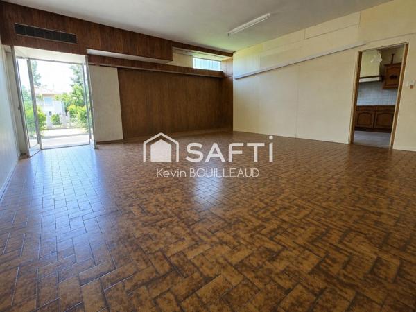 Calme, proche des commodités, 334m² à rénover avec garage.