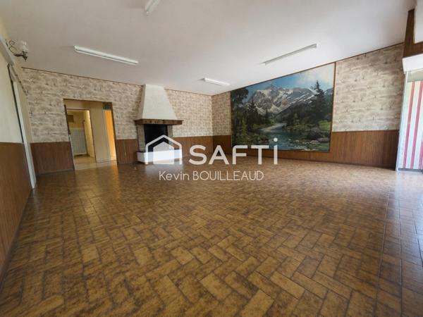 Calme, proche des commodités, 334m² à rénover avec garage.