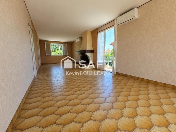 Calme, proche des commodités, 334m² à rénover avec garage.