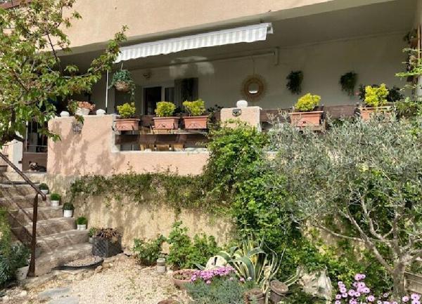 Appartement à louer    2 pièces • 37,91 m2 Saint-Pierre-de-Vassols