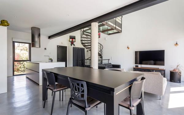 Maison à vendre    5 pièces •  Bron