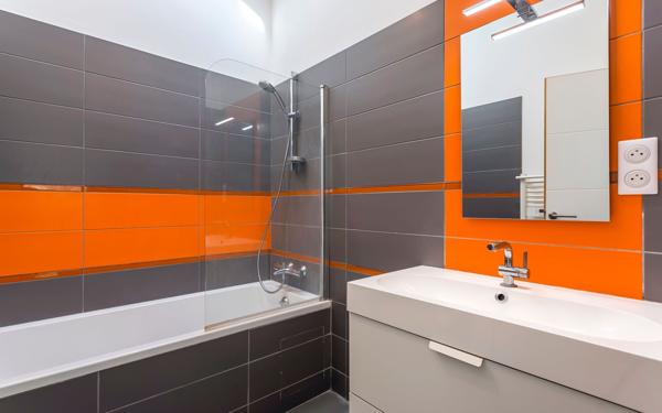 Maison à vendre    5 pièces •  Bron