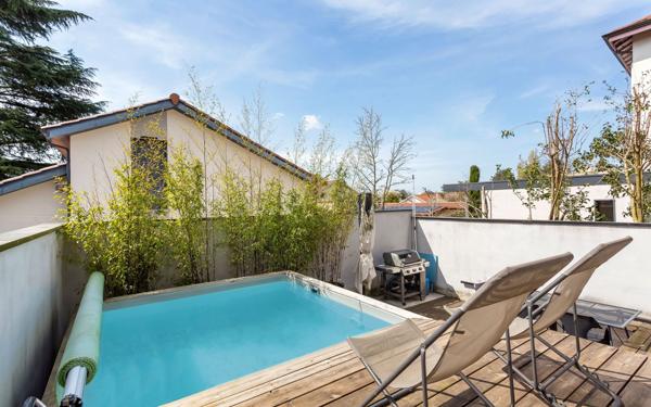 Maison à vendre    5 pièces •  Bron