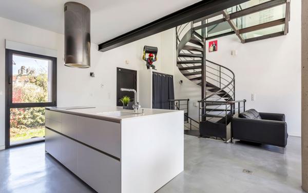 Maison à vendre    5 pièces •  Bron