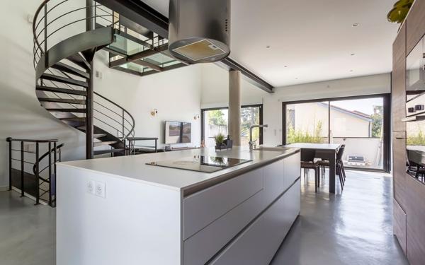 Maison à vendre    5 pièces •  Bron