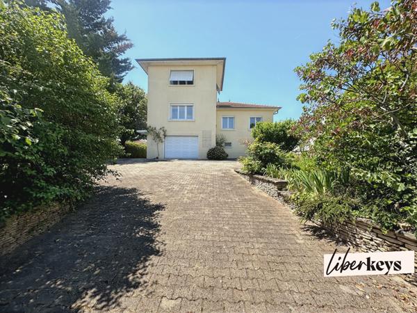 Maison familiale de 8 pièces – 186 m² – Terrain de 1 274 m² – Charly