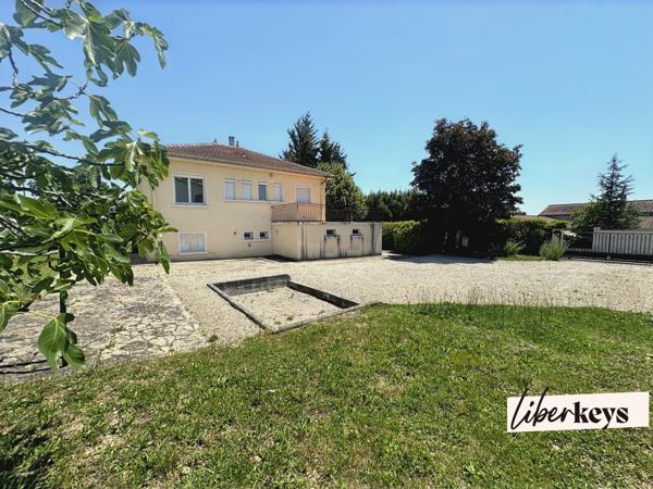 Maison familiale de 8 pièces – 186 m² – Terrain de 1 274 m² – Charly