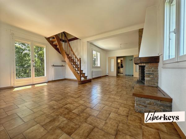 Maison familiale de 8 pièces – 186 m² – Terrain de 1 274 m² – Charly