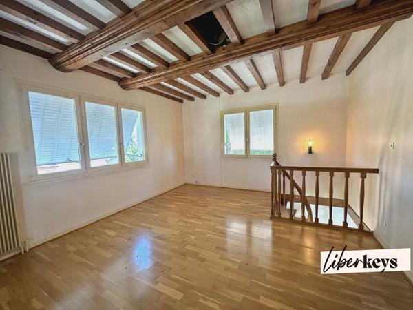 Maison familiale de 8 pièces – 186 m² – Terrain de 1 274 m² – Charly