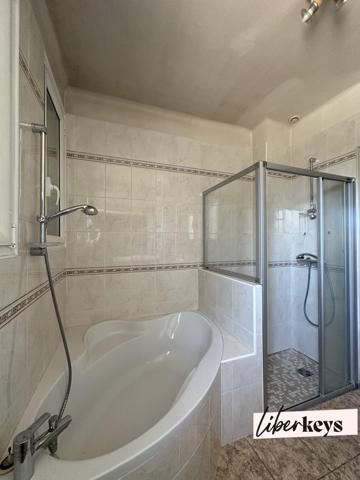 Maison familiale de 8 pièces – 186 m² – Terrain de 1 274 m² – Charly