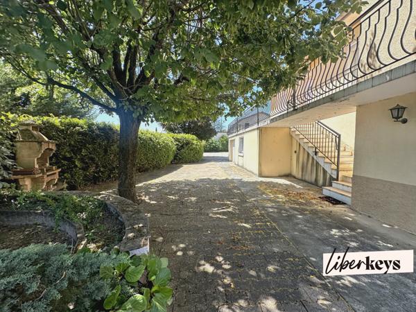 Maison familiale de 8 pièces – 186 m² – Terrain de 1 274 m² – Charly