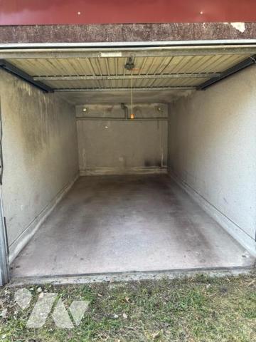 Garages 