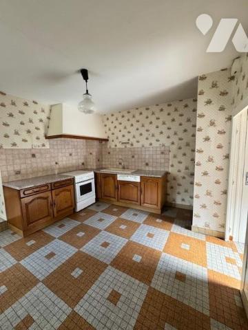 MAISON ANCIENNE A RESTAURER 