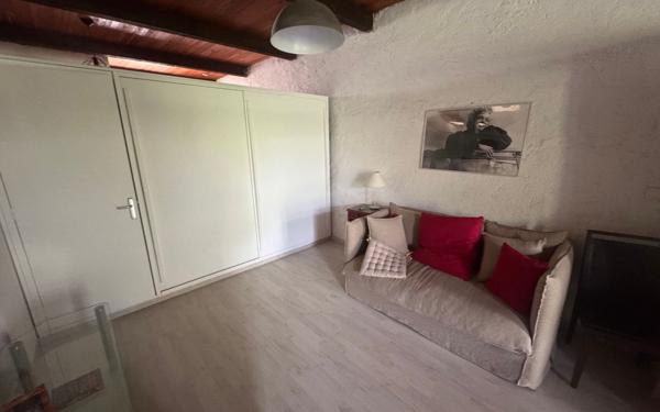 Maison à vendre    2 pièces •  Allemagne-en-Provence