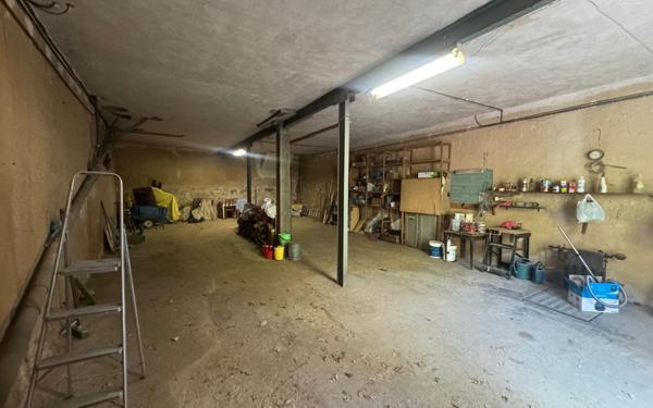 Maison à vendre    2 pièces •  Allemagne-en-Provence