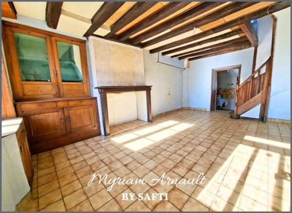 MAISON 3 NIVEAUX AVEC GARAGE ET JARDIN A RENOVER