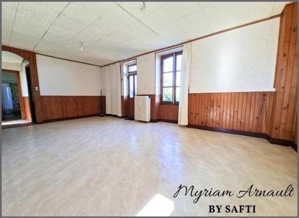 MAISON 3 NIVEAUX AVEC GARAGE ET JARDIN A RENOVER